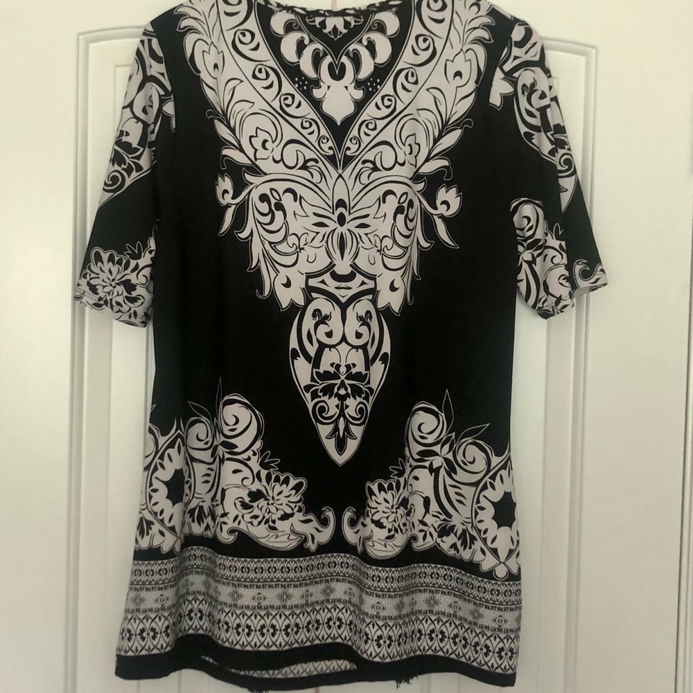 COPY - Elementz Women Plus 2X V-neck Unique Patte…